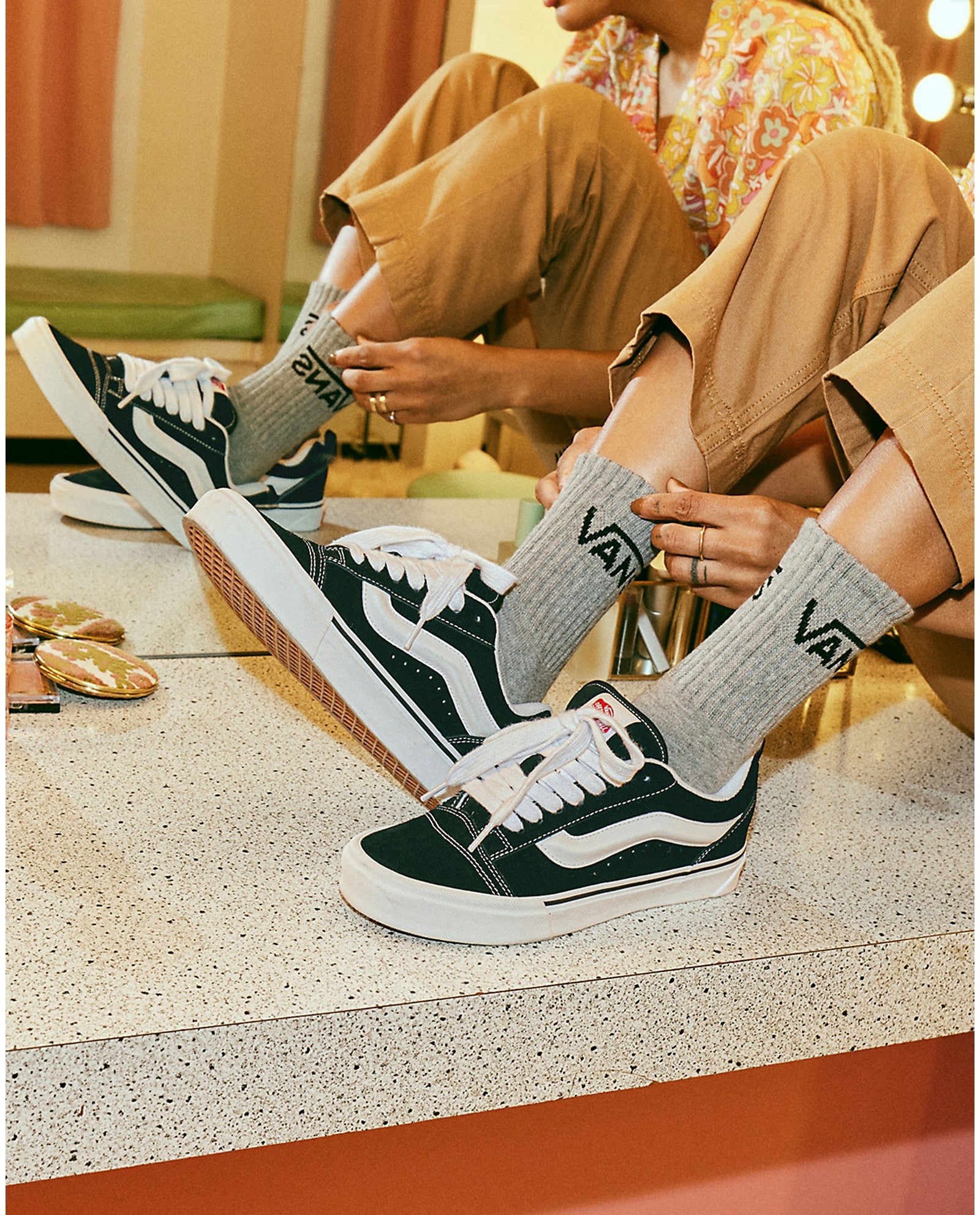 KNU SKOOL - BLACK/TRUE WHITE