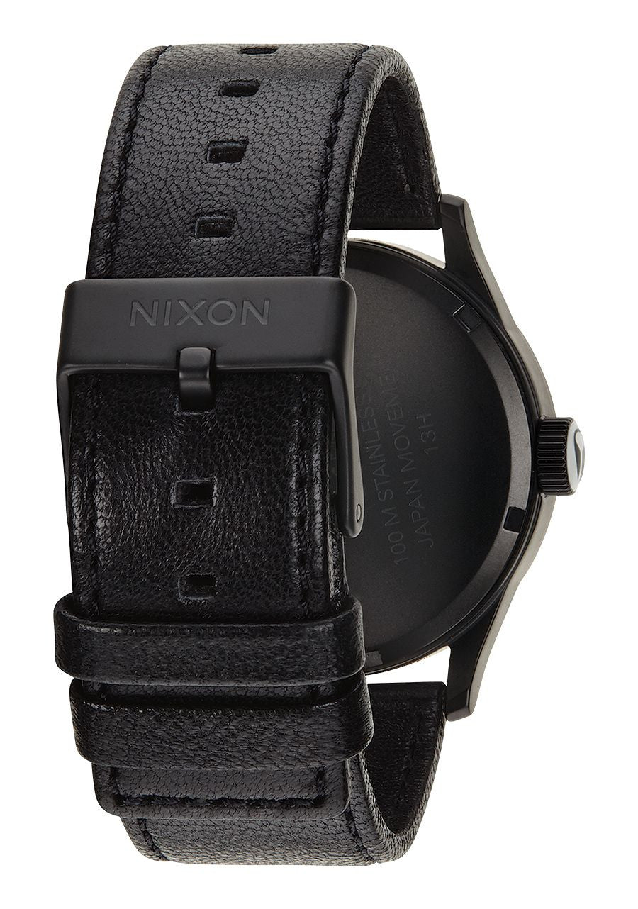 SENTRY LEATHER 42MM BLACK/WHITE - COSMOTOG