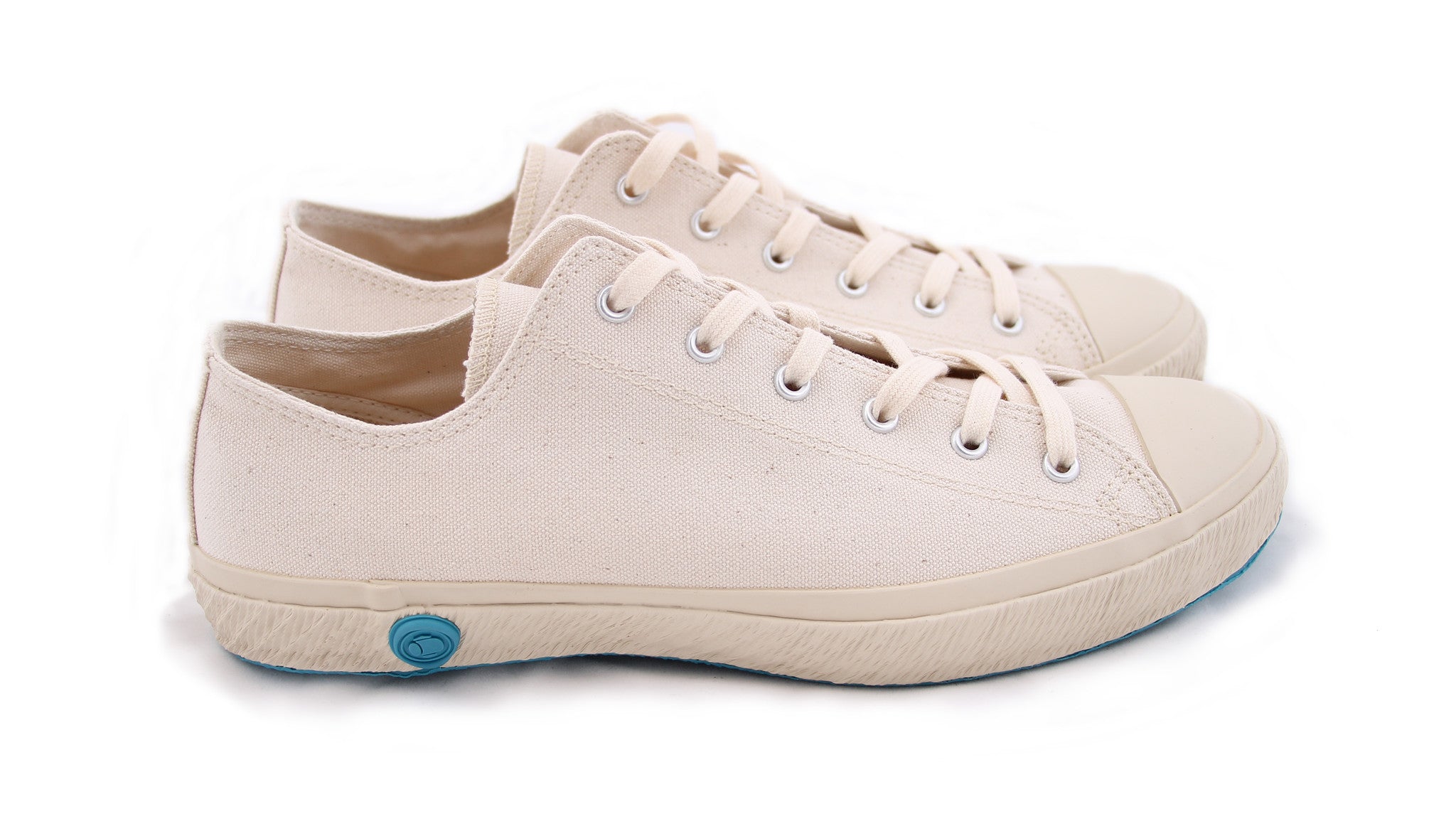 LOW TOP CANVAS SHOES WHITE - COSMOTOG